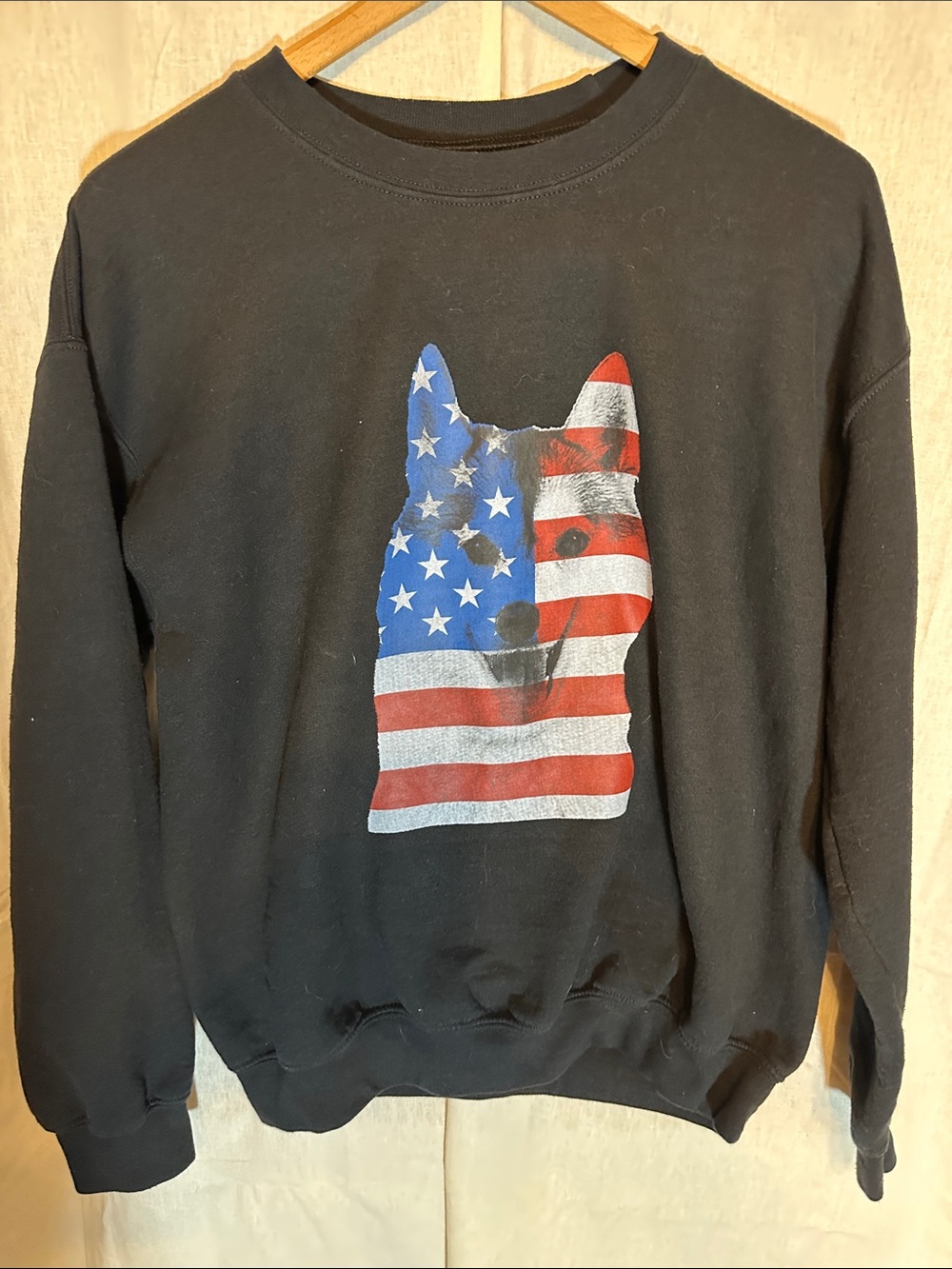 Gildan Black Crewneck Sweatshirt with American Flag Dog Print